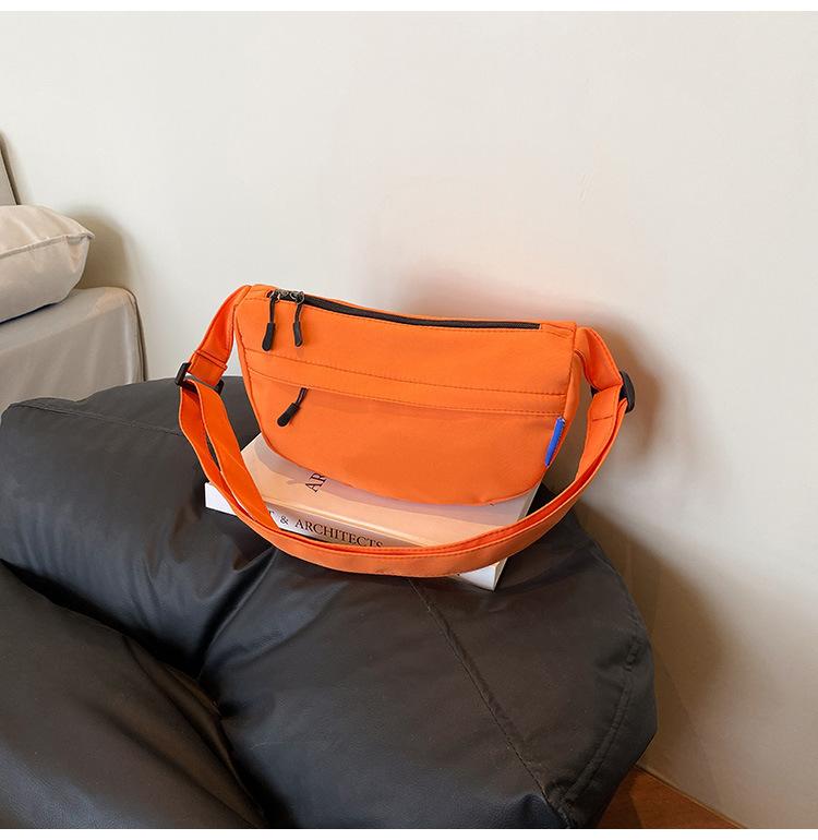 Men s and women s bags Japanese dumpling bags niche simple shoulder messenger bags men s bags travel portable cross-bag casual backpack
Men s and women s bags Japanese dumpling bags niche simple shoulder messenger bags men s bags travel portable cross-bag casual backpack