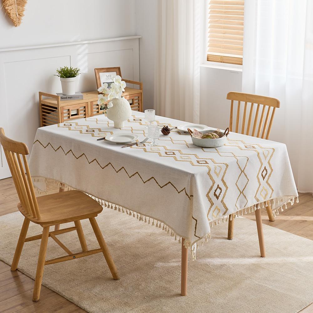 High-grade embroidered dining table cloth, coffee table cotton and linen wind fabric, geometric pattern French embroidery, high-grade new tablecloth 80*120
High-grade embroidered dining table cloth, coffee table cotton and linen wind fabric, geometric pattern French embroidery, high-grade new tablecloth 80*120