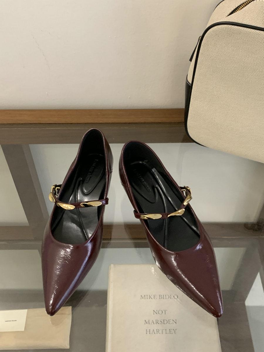 2025 new autumn pointed single shoes women s inner height increase of 5cm not tired feet French retro Mary Jane small leather shoes 39 темно-коричневого
2025 new autumn pointed single shoes women s inner height increase of 5cm not tired feet French retro Mary Jane small leather shoes 39 темно-коричневого