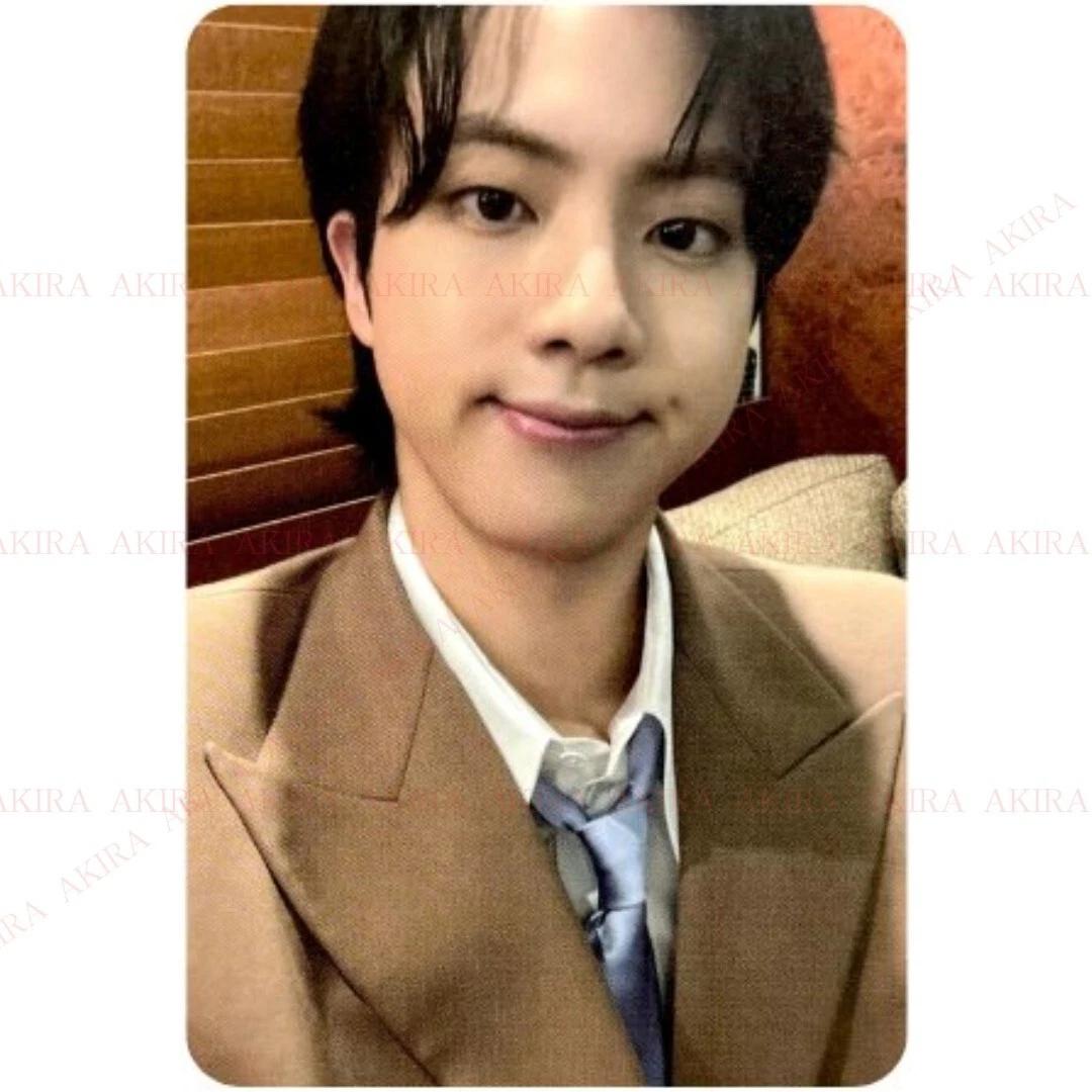 BTS FESTA 2025 ARMY ZONE ПАКЕТ МЕРЧУ КАПСУЛЬНОГО АЛЬБОМУ 10 тис. KRW БОНУСНА Фотокартка Офіційний JIN / 10K KRW BONUS
BTS FESTA 2025 ARMY ZONE ПАКЕТ МЕРЧУ КАПСУЛЬНОГО АЛЬБОМУ 10 тис. KRW БОНУСНА Фотокартка Офіційний JIN / 10K KRW BONUS