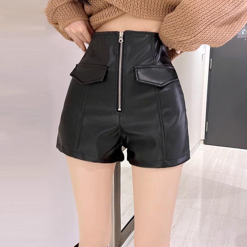 Женские черные шорты из искусственной кожи с высокой посадкой и широкими штанинами - Мода Осень/Зима 2022 3XL чёрный
Женские черные шорты из искусственной кожи с высокой посадкой и широкими штанинами - Мода Осень/Зима 2022 3XL чёрный
