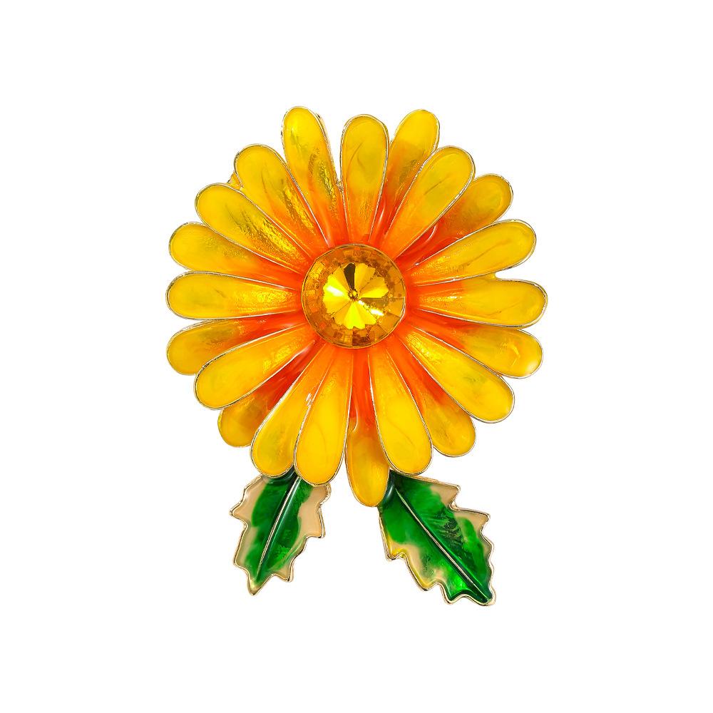 European and American fashion exaggerated daisy brooch, women s high-end elegant yellow flower chest flower, versatile clothing pin
European and American fashion exaggerated daisy brooch, women s high-end elegant yellow flower chest flower, versatile clothing pin