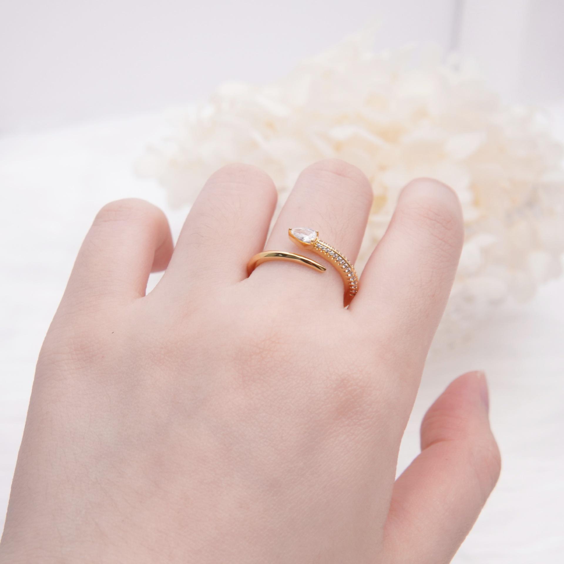 Exquisite Multi-Color Zircon Open Ring: Minimalist Design, Versatile High-End Hand Jewelry Adjustable Open кофейный/золотой
Exquisite Multi-Color Zircon Open Ring: Minimalist Design, Versatile High-End Hand Jewelry Adjustable Open кофейный/золотой