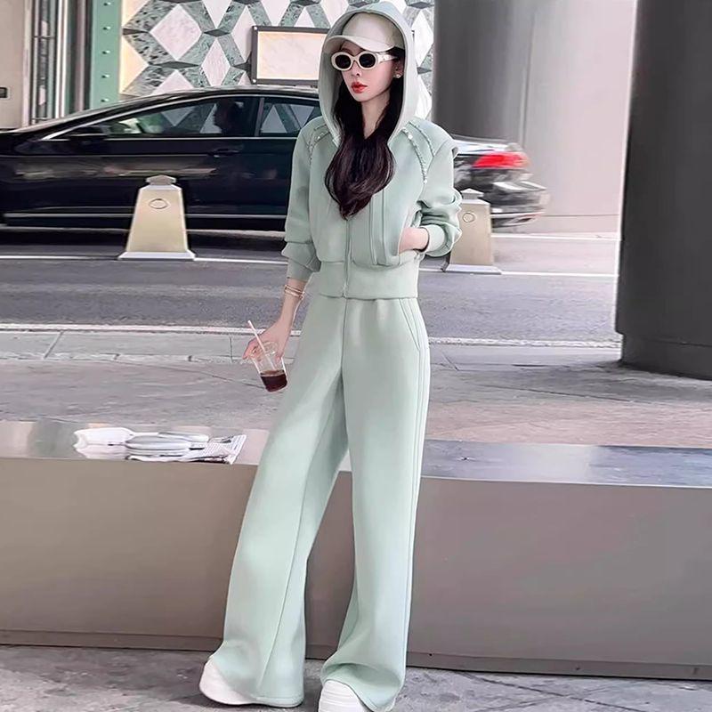 Chic Loose Green Hooded Sweatshirt & Pants Set for Women - European Style, Spring/Autumn 2026 XXL for 135-150 lbs
Chic Loose Green Hooded Sweatshirt & Pants Set for Women - European Style, Spring/Autumn 2026 XXL for 135-150 lbs