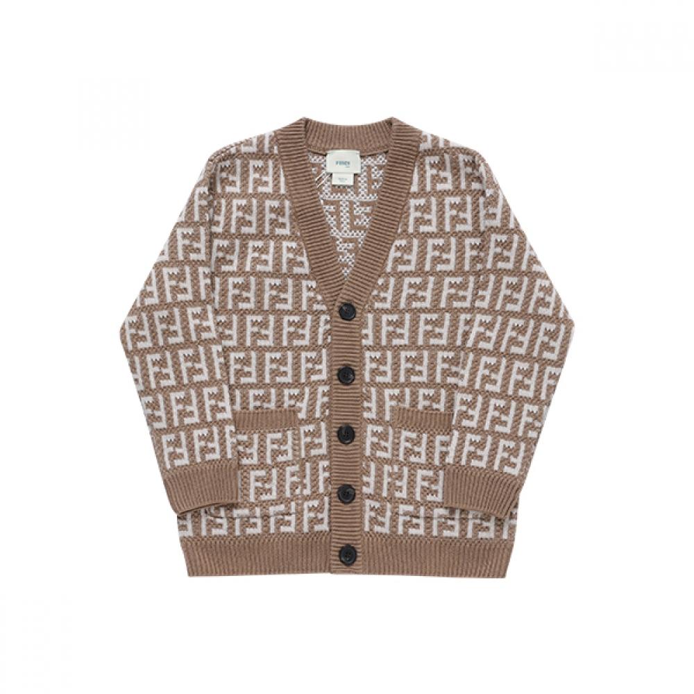 Fendi Jug054 Aobg F1m09 Ff Jacquard Wool Kids Cardigan JUG054 AOBG F1M09 (9A)
Fendi Jug054 Aobg F1m09 Ff Jacquard Wool Kids Cardigan JUG054 AOBG F1M09 (9A)