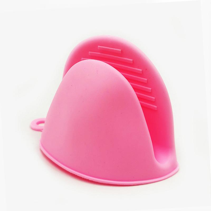 Теплоізоляційний затискач з м’якої гуми Термостійкий кухонний посуд Рукавички для високої температури Нековзка духовка для випікання Затискач для посуду для мікрохвильової печі Pink #TC127N #
Теплоізоляційний затискач з м’якої гуми Термостійкий кухонний посуд Рукавички для високої температури Нековзка духовка для випікання Затискач для посуду для мікрохвильової печі Pink #TC127N #