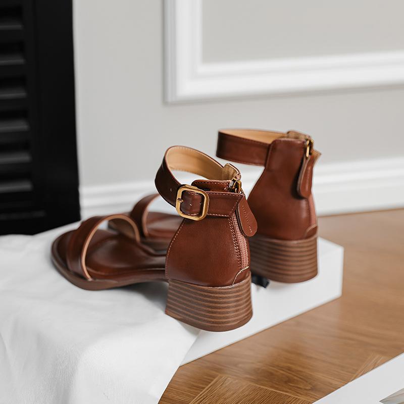 Босоножки на платформе на среднем каблуке женские французские ретро с задней молнией на толстом каблуке с широким открытым носком на среднем каблуке римские туфли женские 40 коричневый
Босоножки на платформе на среднем каблуке женские французские ретро с задней молнией на толстом каблуке с широким открытым носком на среднем каблуке римские туфли женские 40 коричневый