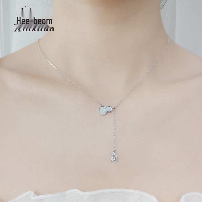 Korean Style Tassel Necklace: S925 Sterling Silver with White Mother-of-Pearl Gourd Pendant for Women 925 Silver
Korean Style Tassel Necklace: S925 Sterling Silver with White Mother-of-Pearl Gourd Pendant for Women 925 Silver
