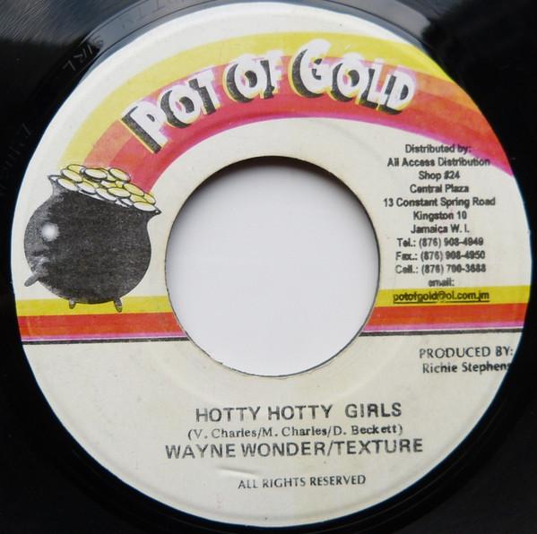 7inch Record WAYNE WONDER / TEXTURE - Hotty Hotty Girls NONE Pot Of Gold 1996 Jamaica Reggae, Ska & Dub Used
7inch Record WAYNE WONDER / TEXTURE - Hotty Hotty Girls NONE Pot Of Gold 1996 Jamaica Reggae, Ska & Dub Used