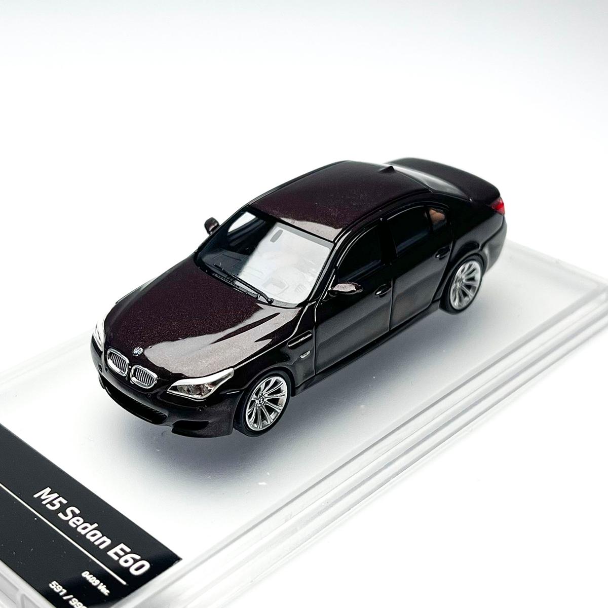 KING MODEL Металева модель 1/64 Масштаб BMW M5 E60 E61 коричнево-білий Модель автомобіля Сплав BMW M5 Іграшковий автомобіль Модель для колекції та демонстрації
KING MODEL Металева модель 1/64 Масштаб BMW M5 E60 E61 коричнево-білий Модель автомобіля Сплав BMW M5 Іграшковий автомобіль Модель для колекції та демонстрації