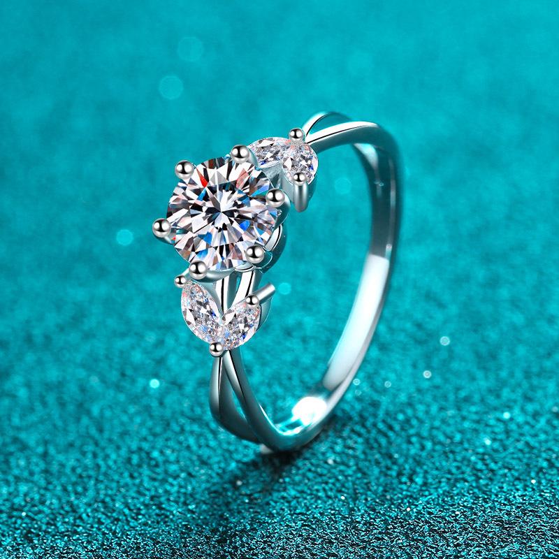 Exquisite S925 Sterling Silver Floral Moissanite Wedding Ring for Women - 1 Carat, Simple & Elegant Design Size 19
Exquisite S925 Sterling Silver Floral Moissanite Wedding Ring for Women - 1 Carat, Simple & Elegant Design Size 19