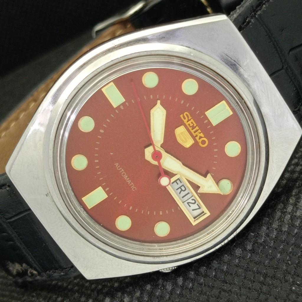 USED RARE SEIKO 5 AUTOMATIC 6349A VINTAGE JAPAN MENS RED WATCH 568g-a302624-9 SKU568g-a302624
USED RARE SEIKO 5 AUTOMATIC 6349A VINTAGE JAPAN MENS RED WATCH 568g-a302624-9 SKU568g-a302624