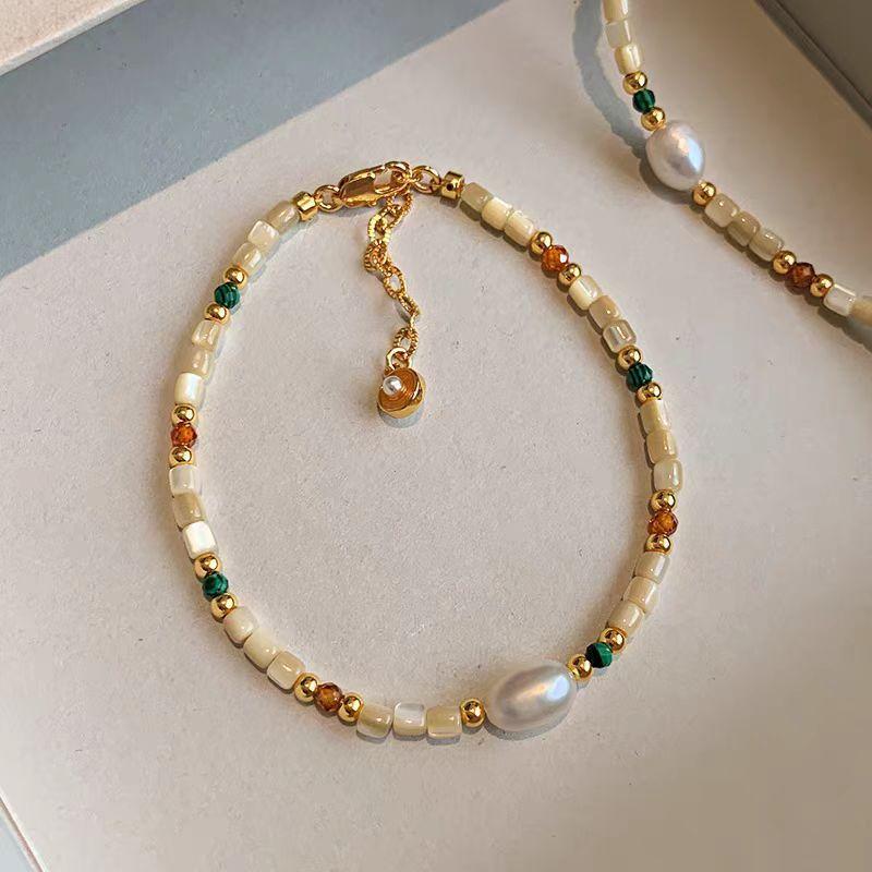 Natural Stone Colored Freshwater Pearl Necklace Bracelet Set Vintage Temperament Beaded Turquoise Clavicle Chain Necklace
Natural Stone Colored Freshwater Pearl Necklace Bracelet Set Vintage Temperament Beaded Turquoise Clavicle Chain Necklace