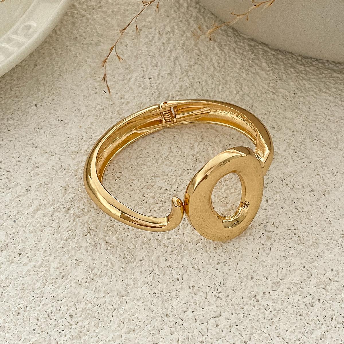 Ingemark Exaggerated Vintage Metal Wide Cuff Bangles Gold Color Geometric Hip Hop Bangles For Women Men Aesthetics Jewelry Gift
Ingemark Exaggerated Vintage Metal Wide Cuff Bangles Gold Color Geometric Hip Hop Bangles For Women Men Aesthetics Jewelry Gift