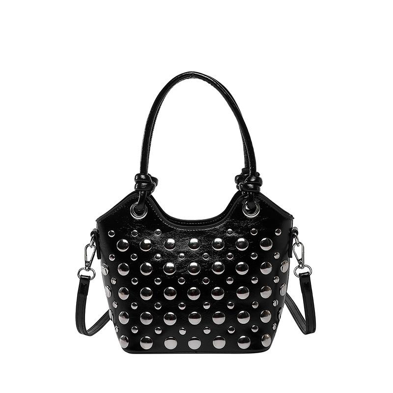 Fashion women s bag 2025 new European and American personalized rivet shoulder bag summer trend versatile portable bucket bag чёрный
Fashion women s bag 2025 new European and American personalized rivet shoulder bag summer trend versatile portable bucket bag чёрный