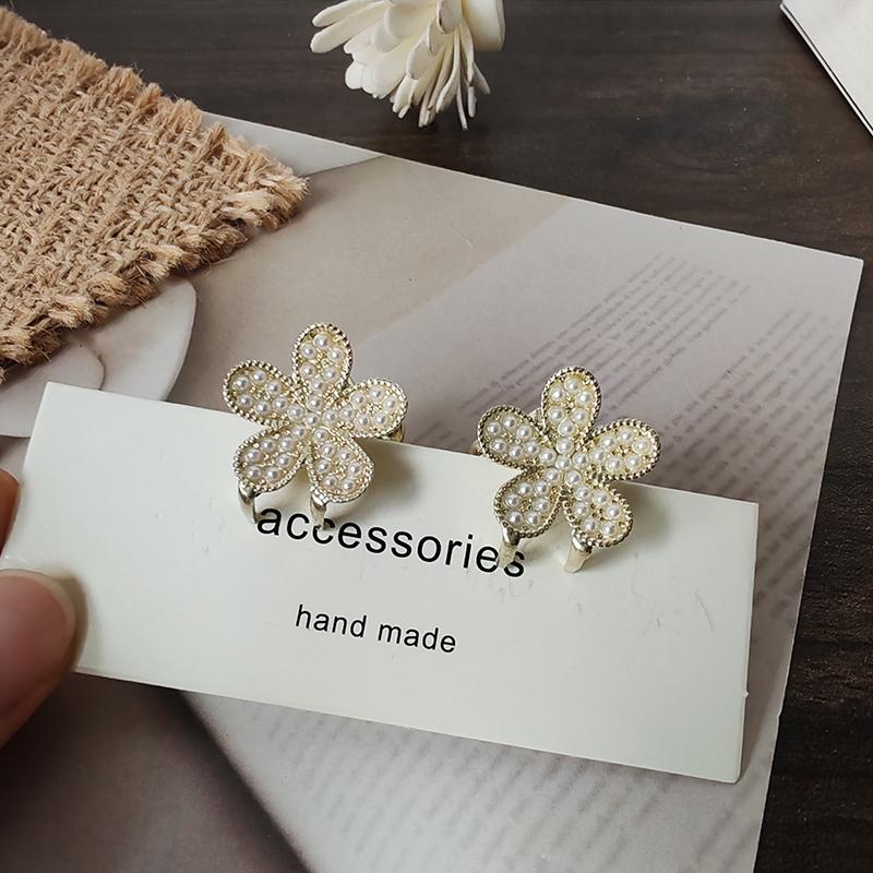 2 шт. Элегантный металлический зажим-краб с жемчугом и кристаллами, маленький размер, зажим для волос, украшенный стразами, заколка-акула для высокого хвоста
2 шт. Элегантный металлический зажим-краб с жемчугом и кристаллами, маленький размер, зажим для волос, украшенный стразами, заколка-акула для высокого хвоста