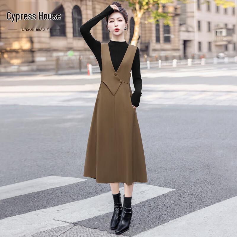 Элегантное миди-платье А-силуэта с V-образным вырезом Siboer M
Элегантное миди-платье А-силуэта с V-образным вырезом Siboer M