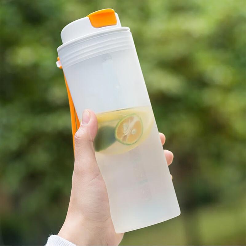 Zhi Shi Shaker & Sports Water Bottle
Zhi Shi Shaker & Sports Water Bottle