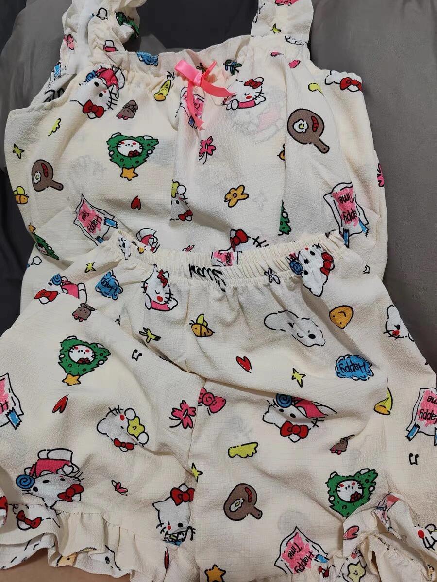 Cute suspenders full of printed Hello Kitty pajamas women s summer shorts princess style two-piece set student dormitory loungewear S
Cute suspenders full of printed Hello Kitty pajamas women s summer shorts princess style two-piece set student dormitory loungewear S