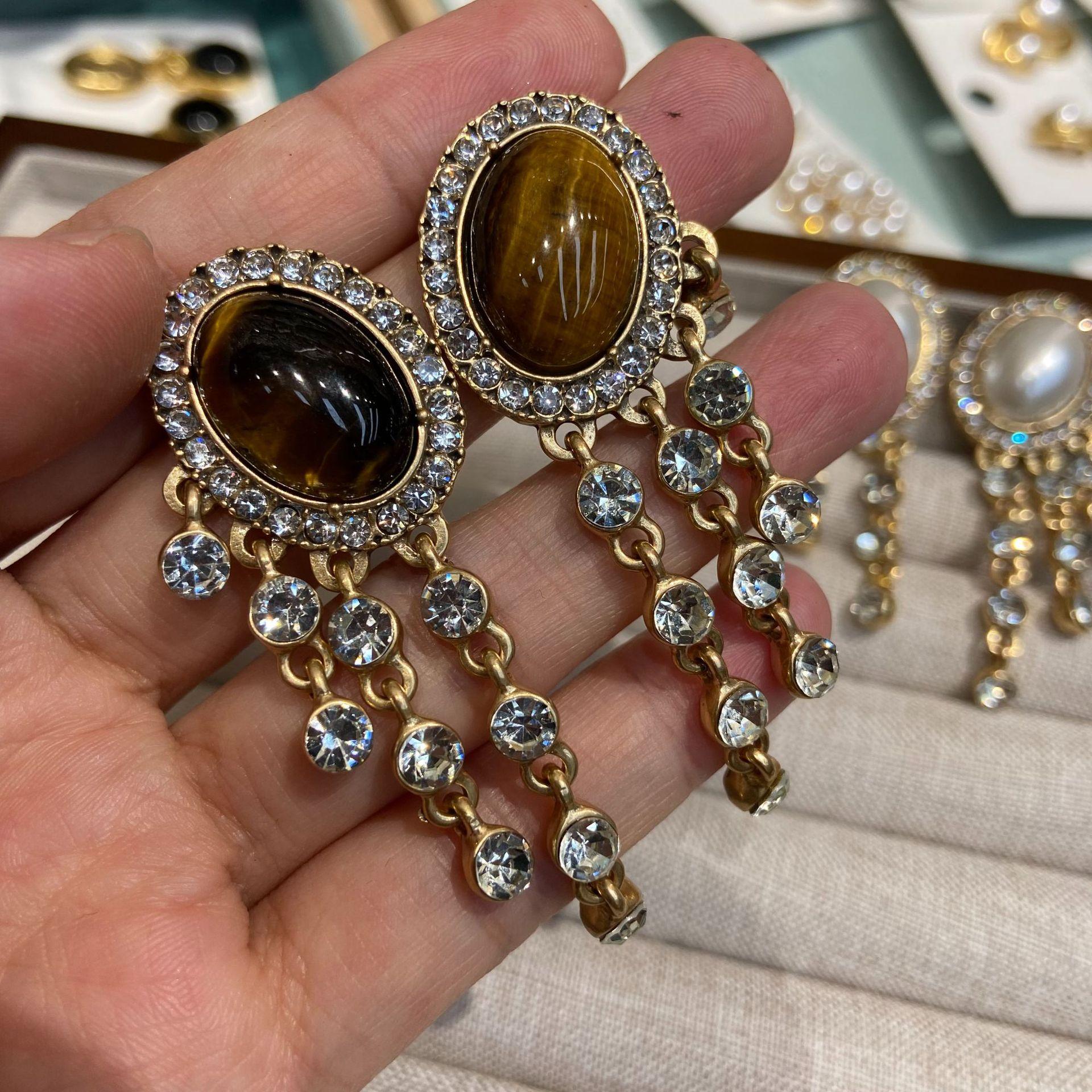 Wran Medieval Vingate Natural Tiger S Eye Stone Earrings Women S Tassel Long Temperament High-End Stud Earrings
Wran Medieval Vingate Natural Tiger S Eye Stone Earrings Women S Tassel Long Temperament High-End Stud Earrings