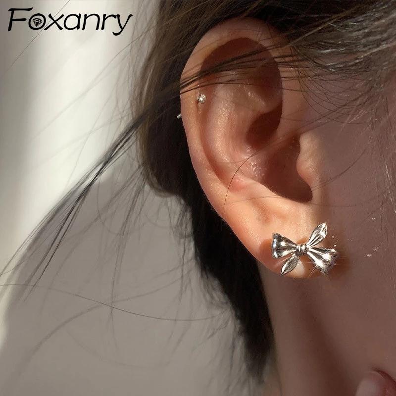 FOXANRY Серьги-гвоздики для женщин, предотвращающие аллергию, новые модные винтажные милые вечерние украшения с бантом нестандартной формы
FOXANRY Серьги-гвоздики для женщин, предотвращающие аллергию, новые модные винтажные милые вечерние украшения с бантом нестандартной формы