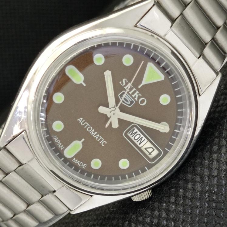 Б/У винтажные часы SEIKO 5 AUTOMATIC 7S26A JAPAN MENS D/D BROWN 612-a319093-9 SKU612-a319093
Б/У винтажные часы SEIKO 5 AUTOMATIC 7S26A JAPAN MENS D/D BROWN 612-a319093-9 SKU612-a319093