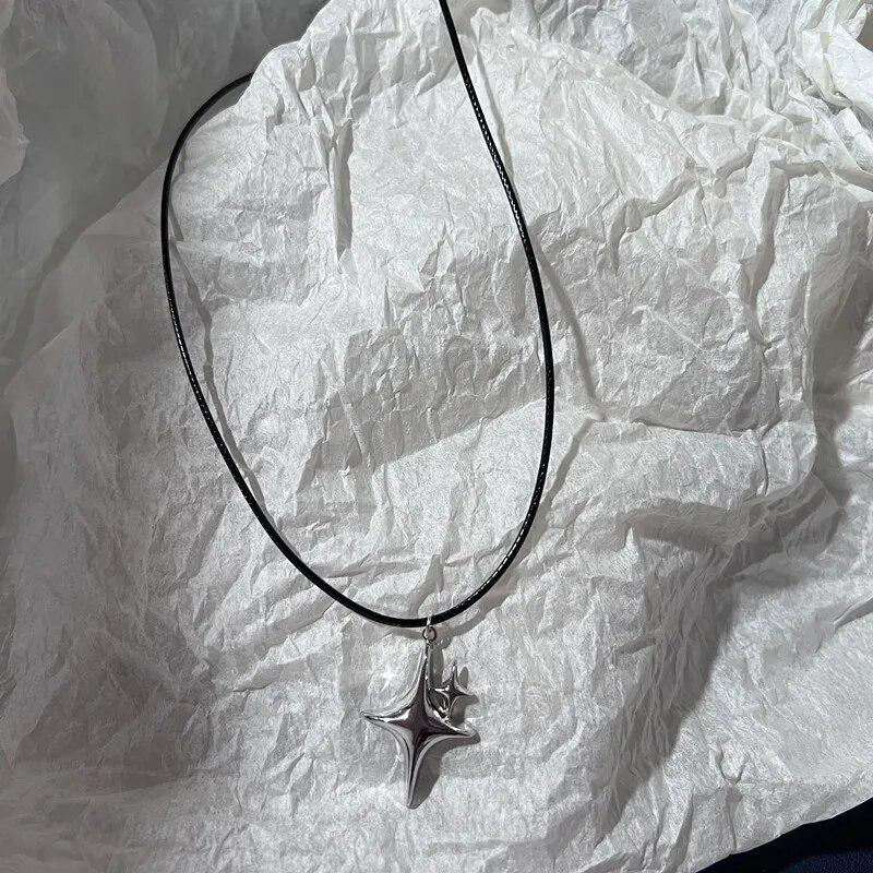 Простой серебряный цвет, металлическое сердце, крест, Vortex, кулон, ожерелья, черная искусственная кожа, веревка, цепочка-колье, ожерелье для женщин и дам
Простой серебряный цвет, металлическое сердце, крест, Vortex, кулон, ожерелья, черная искусственная кожа, веревка, цепочка-колье, ожерелье для женщин и дам