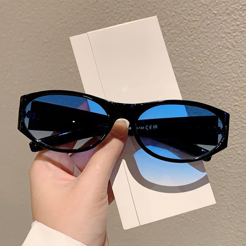 Luxury Designer Style Style Classic Oval Sun Glasses Glasses Ladies For Men Sun Eyeglasses Fashionable Punk Popular Elegant Ladies Outdoor Glasses
Luxury Designer Style Style Classic Oval Sun Glasses Glasses Ladies For Men Sun Eyeglasses Fashionable Punk Popular Elegant Ladies Outdoor Glasses