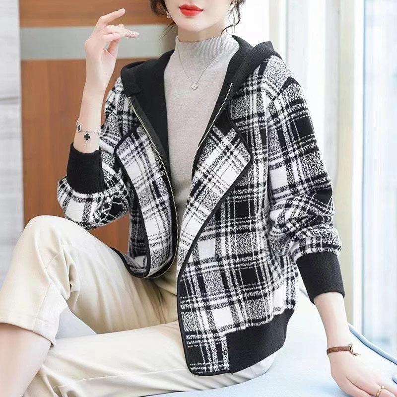 Пальто женское утолщенное с капюшоном, имитация двухслойного, зимнее повседневное оверсайз XXXL чёрный
Пальто женское утолщенное с капюшоном, имитация двухслойного, зимнее повседневное оверсайз XXXL чёрный