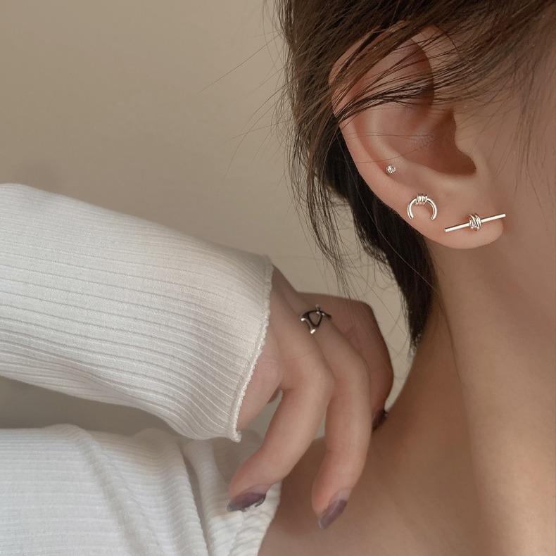 ANENJERY Летние новые асимметричные серьги-гвоздики в форме буквы С с бусинами для женщин, нишевый дизайн, трендовые универсальные серьги Sense Ins серебряный
ANENJERY Летние новые асимметричные серьги-гвоздики в форме буквы С с бусинами для женщин, нишевый дизайн, трендовые универсальные серьги Sense Ins серебряный