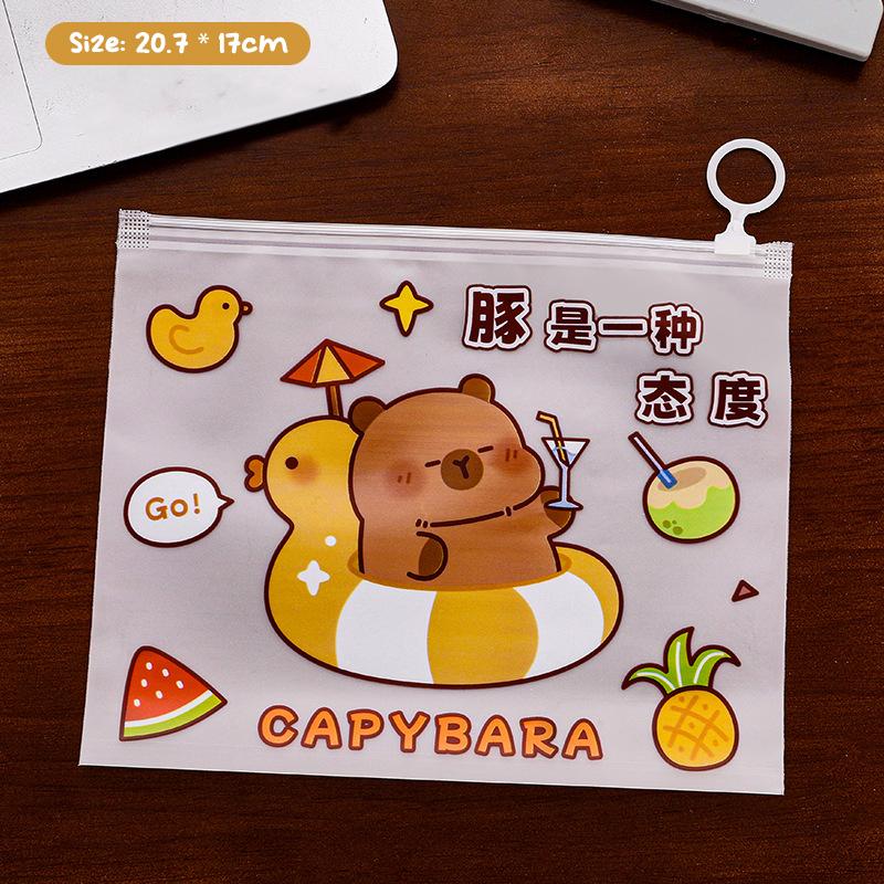 Прозрачная водонепроницаемая мультяшная симпатичная сумка-файл с изображением капибары, легкая сумка-файл на молнии, большое отверстие, портативная сумка для хранения школьных принадлежностей A3
Прозрачная водонепроницаемая мультяшная симпатичная сумка-файл с изображением капибары, легкая сумка-файл на молнии, большое отверстие, портативная сумка для хранения школьных принадлежностей A3