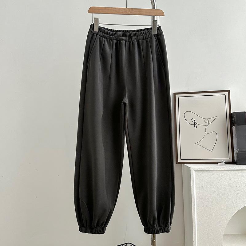Bloomers Women s Embroidered Leggings Spring New High Waist Loose Casual Wide-leg Sweatpants for Men and Women. M
Bloomers Women s Embroidered Leggings Spring New High Waist Loose Casual Wide-leg Sweatpants for Men and Women. M