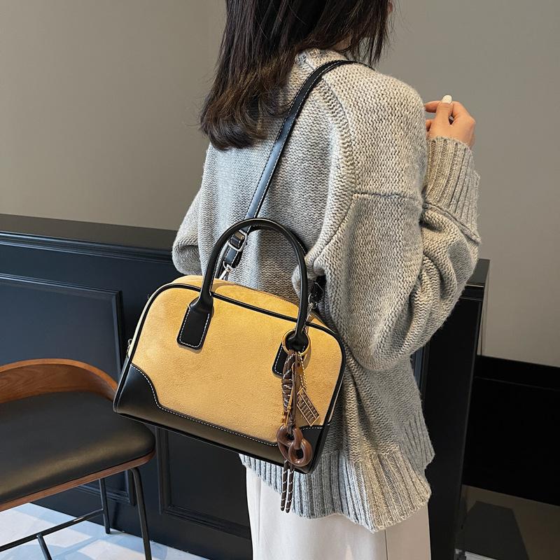 2025 new handbags, blogger women s bags, autumn and winter shoulder bags, messenger bags 25*10*18 хакі
2025 new handbags, blogger women s bags, autumn and winter shoulder bags, messenger bags 25*10*18 хакі