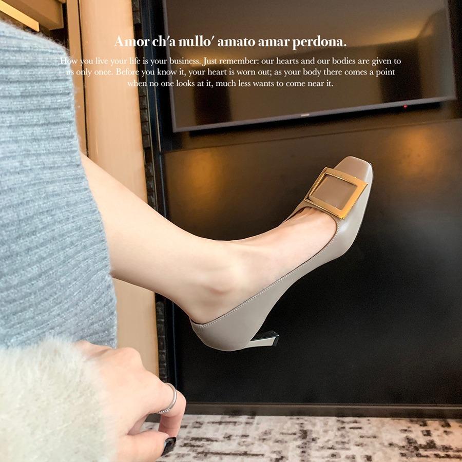 French temperament Evening wind square buckle thin high heel square head shallow mouth commuter shoes 34
French temperament Evening wind square buckle thin high heel square head shallow mouth commuter shoes 34