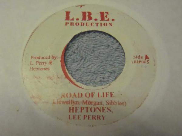 7inch Record HEPTONES , LEE PERRY - Road Of Life LBEP005 L.B.E. Producti 2007 Jamaica Reggae, Ska & Dub Used
7inch Record HEPTONES , LEE PERRY - Road Of Life LBEP005 L.B.E. Producti 2007 Jamaica Reggae, Ska & Dub Used