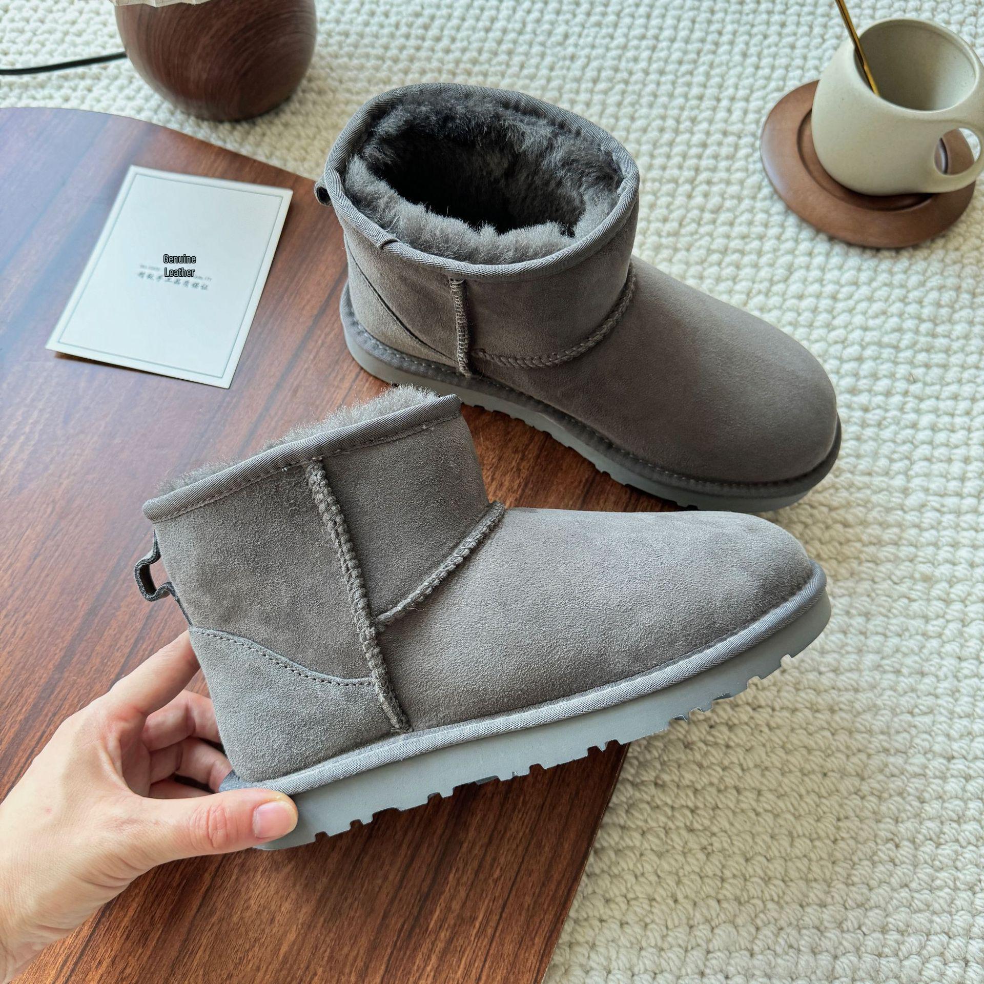 Women s Fur & Leather Snow Boots: Short, Flat-Sole, Wool-Insulated, Plus Velvet for Winter 2024 39
Women s Fur & Leather Snow Boots: Short, Flat-Sole, Wool-Insulated, Plus Velvet for Winter 2024 39