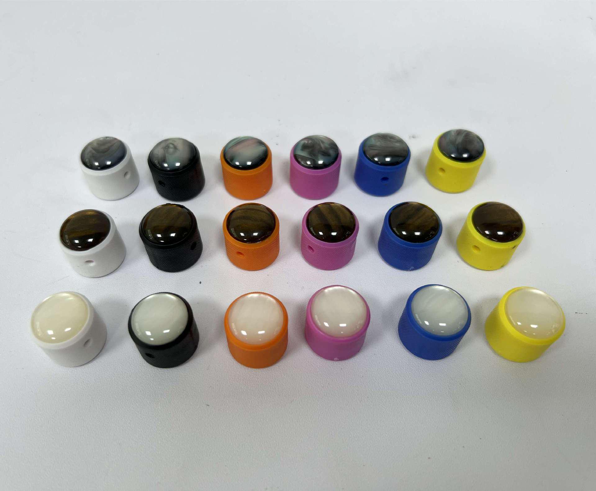 Plastic Volume Knobs for Electric and Bass Guitars: Inlaid Design with Switch Cap Black shell with hole (single, includes wrench) жовтий
Plastic Volume Knobs for Electric and Bass Guitars: Inlaid Design with Switch Cap Black shell with hole (single, includes wrench) жовтий