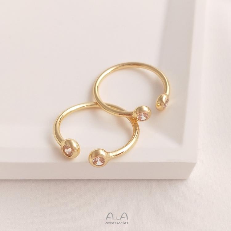 Кольцо из золота 14 карат с цирконом и открытым бриллиантом, с полупросверленной бусиной и приклеенной жемчужиной в кристальной оправе
Кольцо из золота 14 карат с цирконом и открытым бриллиантом, с полупросверленной бусиной и приклеенной жемчужиной в кристальной оправе