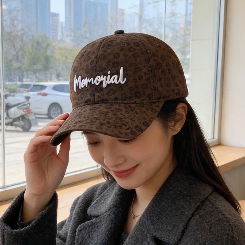 Baseball cap women s spring new embroidered letter visor wide brim showing face small cross-border cap M(56-58cm)
Baseball cap women s spring new embroidered letter visor wide brim showing face small cross-border cap M(56-58cm)