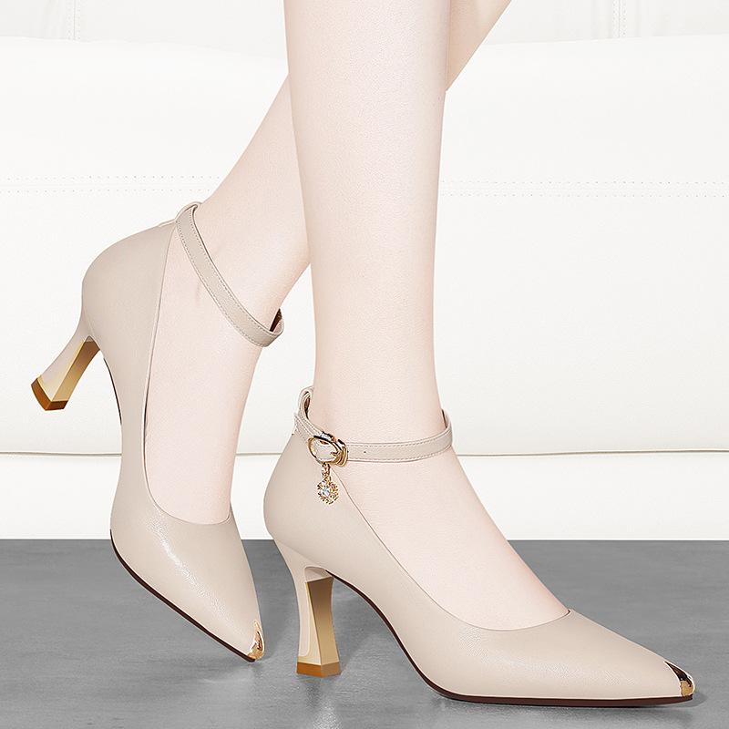 Soft leather soft sole new pointed tip thin heel four seasons shoes high heels women s professional single shoes black pass 40
Soft leather soft sole new pointed tip thin heel four seasons shoes high heels women s professional single shoes black pass 40