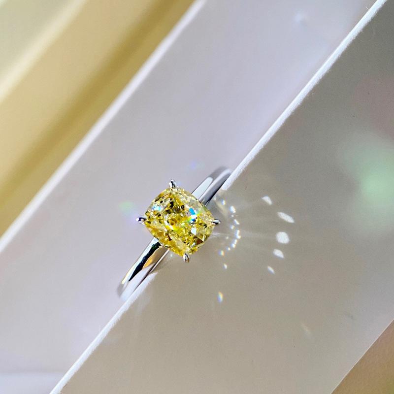 S925 Gold-Plated Sterling Silver Ring with Yellow Diamond - Women s Minimalist Style US Size 8
S925 Gold-Plated Sterling Silver Ring with Yellow Diamond - Women s Minimalist Style US Size 8