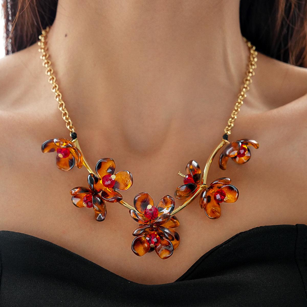 Модное ожерелье для женских украшений коричневый
Модное ожерелье для женских украшений коричневый