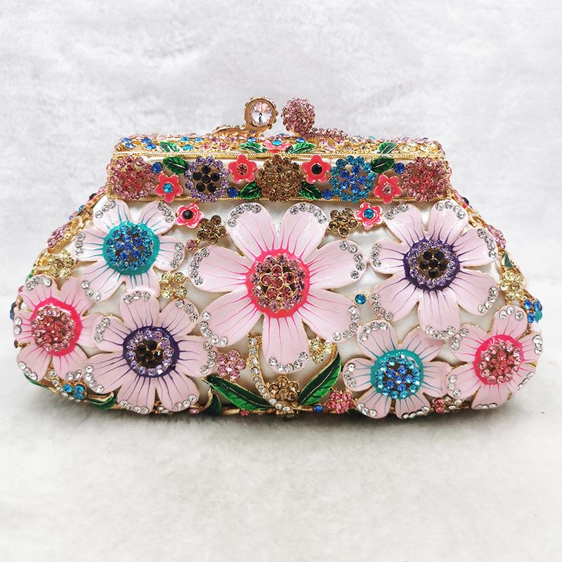 WHTUOHENG Diamond 3D Daisy Floral Women Purple/Blue Clutches Luxury Lady Crystal Handbags Fashion Designer Female Minaudiere 19cmX9.5cmX6.5cm
WHTUOHENG Diamond 3D Daisy Floral Women Purple/Blue Clutches Luxury Lady Crystal Handbags Fashion Designer Female Minaudiere 19cmX9.5cmX6.5cm