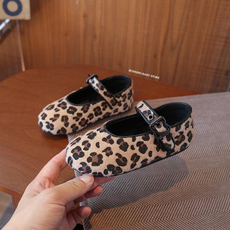 Spring Autumn Girls New Fashion Leopard Printed Princess Shoes Girl Shallow Flat Sneakers Leisure School Shoes Child I11051 23 коричневый
Spring Autumn Girls New Fashion Leopard Printed Princess Shoes Girl Shallow Flat Sneakers Leisure School Shoes Child I11051 23 коричневый