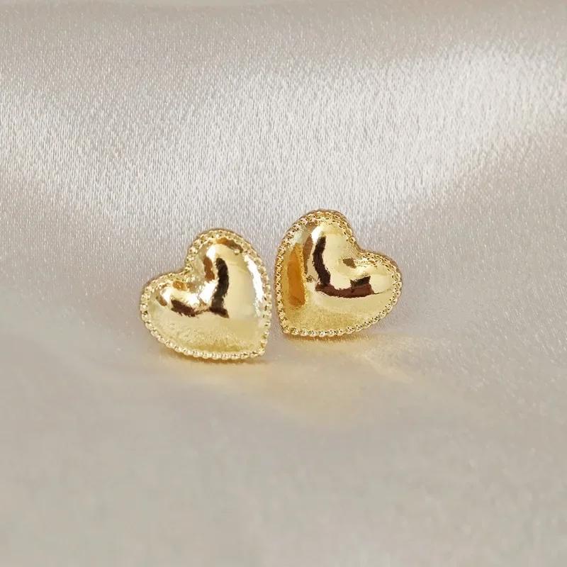 Simple Golden Heart Smooth Geometry Stud Earrings Women Korean Copper Color Brincos Zircon Christmas Girl GiftGift
Simple Golden Heart Smooth Geometry Stud Earrings Women Korean Copper Color Brincos Zircon Christmas Girl GiftGift