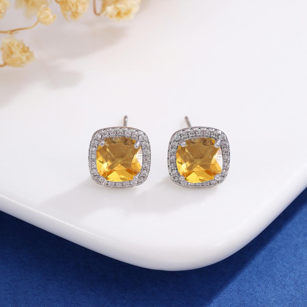 New Korean Classic Multiple Color Options Shining Dopamine-colored Zircon Square Stainless Steel Stud Earrings for Women Jewelry жёлтый
New Korean Classic Multiple Color Options Shining Dopamine-colored Zircon Square Stainless Steel Stud Earrings for Women Jewelry жёлтый