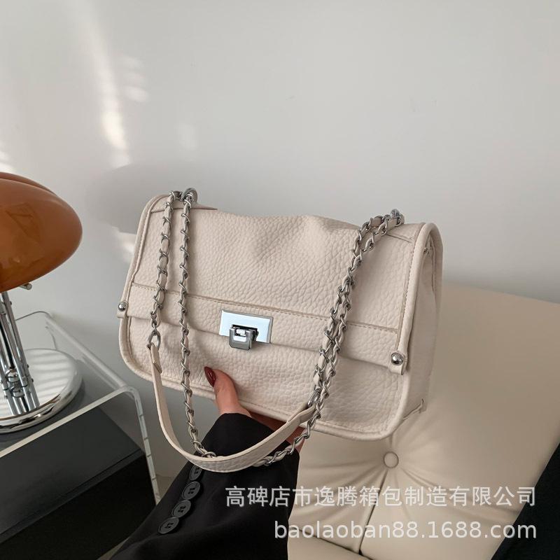 Сумка Niche underarm женская 2024 осень и зима новая ретро сумка большая вместительная сумка-мессенджер на цепочке сумка для поездок на работу
Сумка Niche underarm женская 2024 осень и зима новая ретро сумка большая вместительная сумка-мессенджер на цепочке сумка для поездок на работу