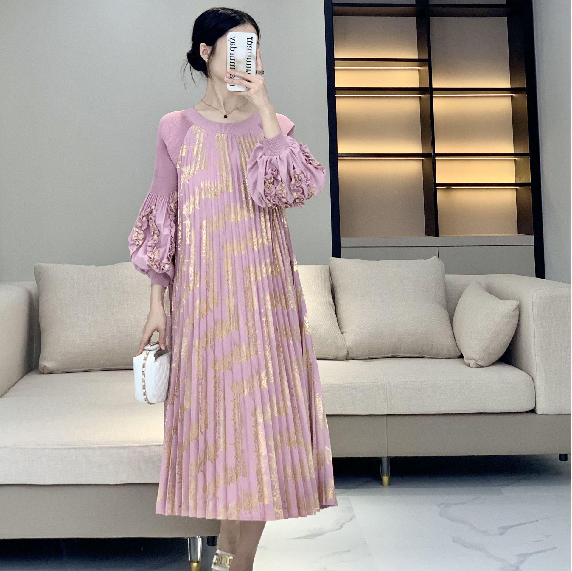 Miyake 2024 Spring/Summer Elegant Midi Dress with Round Neck and Ruffled Lantern Sleeves One Size (90-160 jin)
Miyake 2024 Spring/Summer Elegant Midi Dress with Round Neck and Ruffled Lantern Sleeves One Size (90-160 jin)