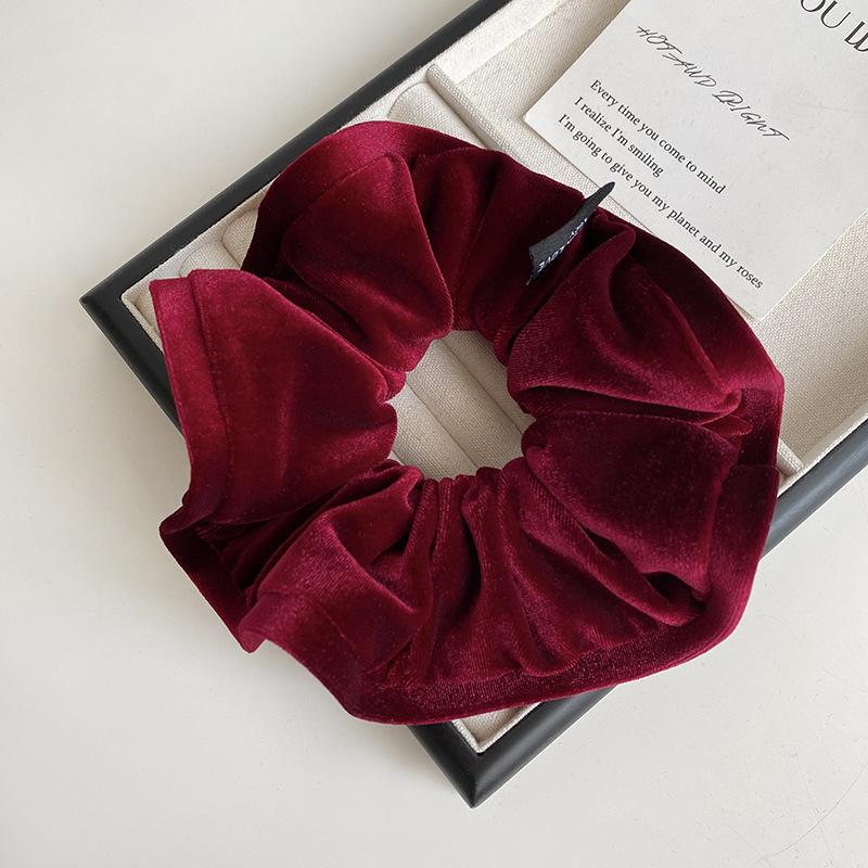 Елегантна оксамитова пов язка для волосся з високим глянцем і рюшами - Осінньо-зимовий стиль, Універсальний аксесуар з тонким ароматом червоний
Елегантна оксамитова пов язка для волосся з високим глянцем і рюшами - Осінньо-зимовий стиль, Універсальний аксесуар з тонким ароматом червоний