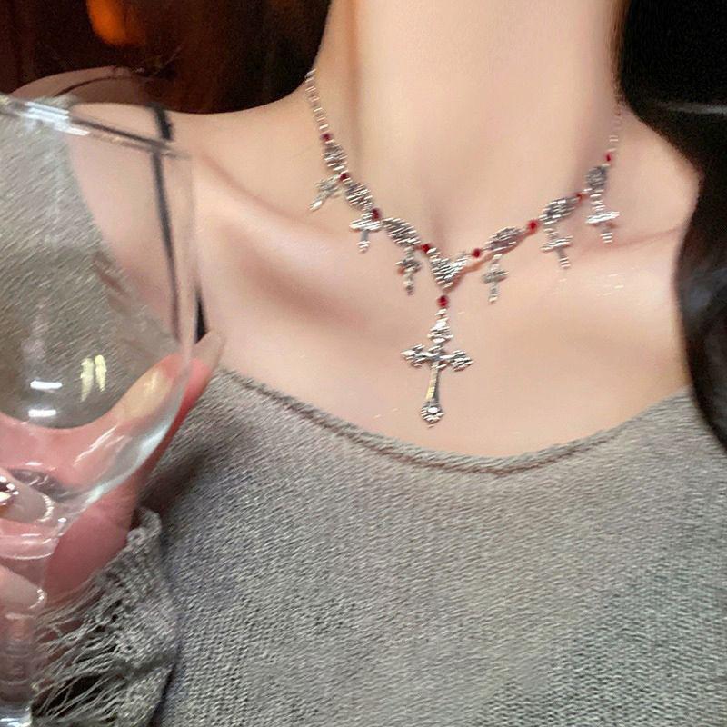 Cross pendant, fringed necklace, personalized retro high-end sense collarbone chain, fashion trend, versatile temperament jewelry women
Cross pendant, fringed necklace, personalized retro high-end sense collarbone chain, fashion trend, versatile temperament jewelry women